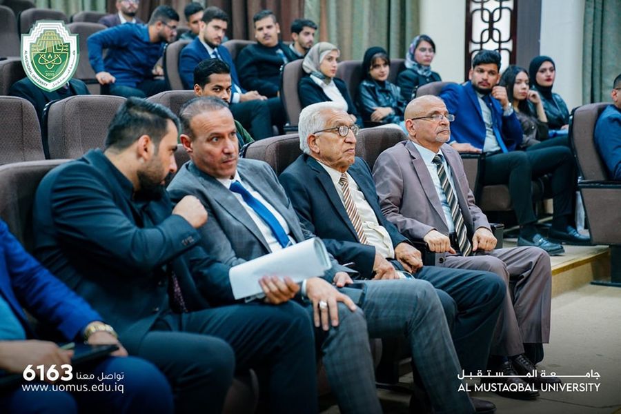 مجموعة من اعضاء نادي مطورين كوكل يقيمون ورشة عمل - بعنوان (INFO SESSION) 