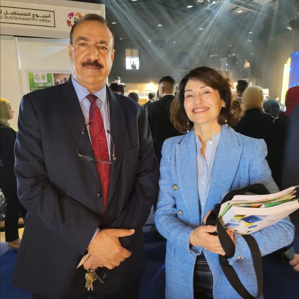 جانب من لقاء المعاون العلمي مع ممثلة الجامعة الامريكية في بغداد