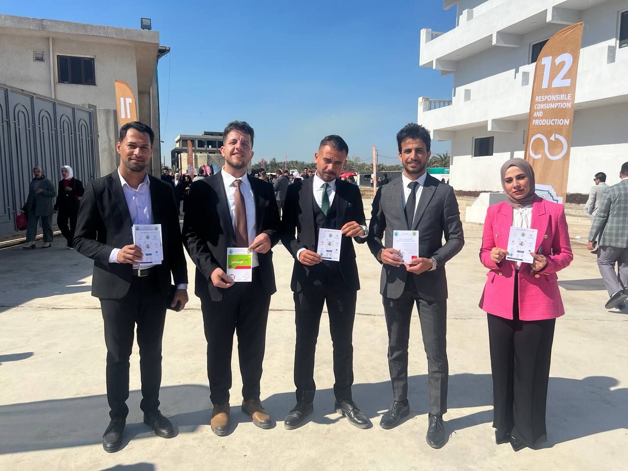  "توعية بالذكاء الاصطناعي في التعليم: نحو تحسين التعليم وإدارته"