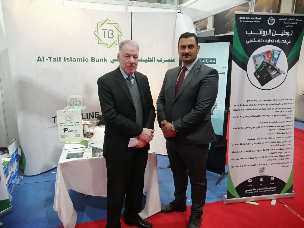 المعاون الاداري في زيارة ميدانية لتفقد بوثات الكلية