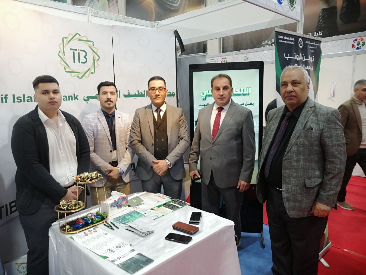 فعاليات اليوم الثالث/ الاثنين (19/2/2024) جولة تفقدية برئاسة السيد العميد الى بوثات الكلية 