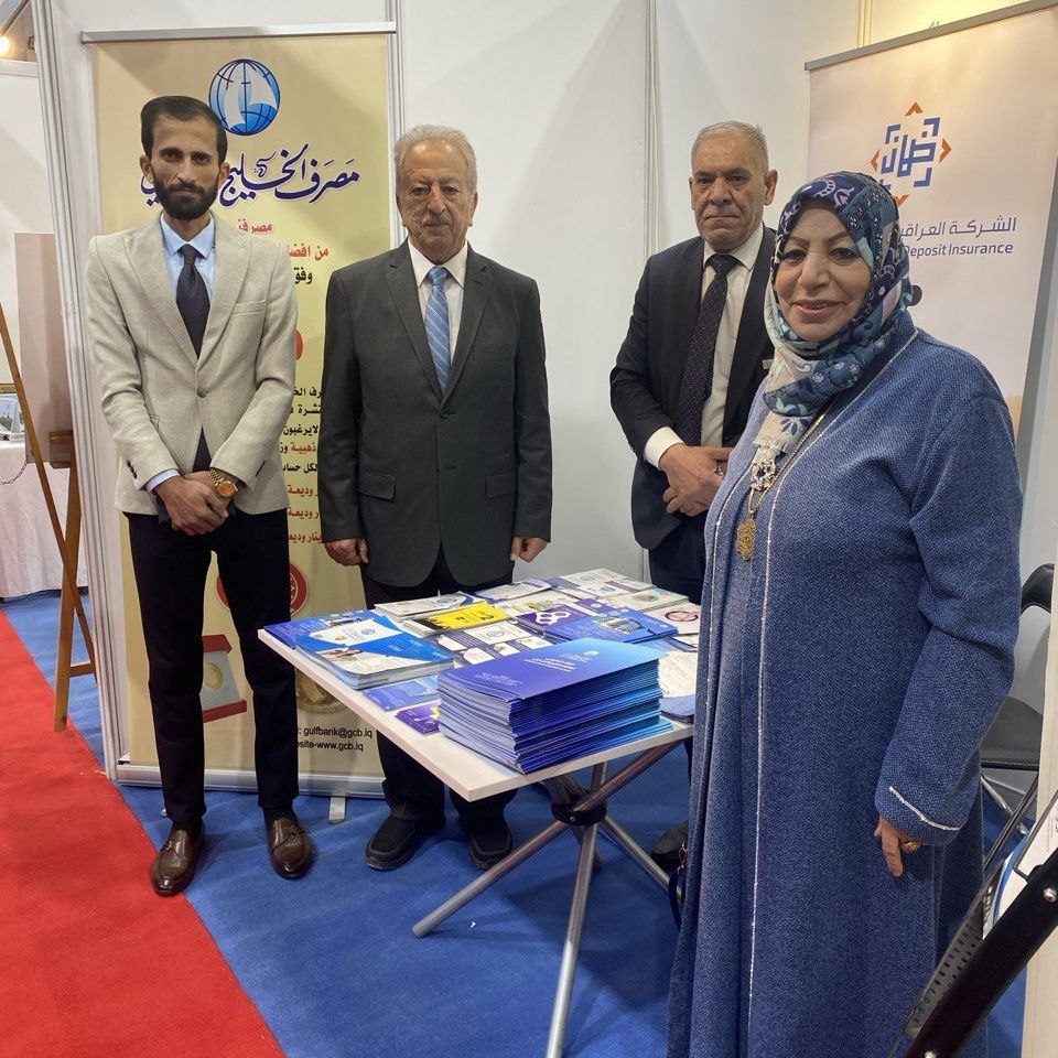 جانب من زيارة مسؤولة وحدة ضمان الجودة والاعتماد الاكاديمي لبوثات الكلية