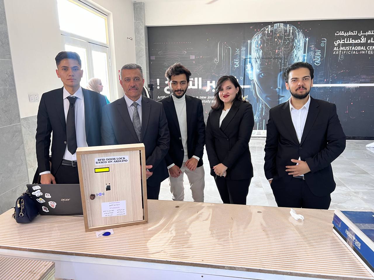"ابتكارات "الباب الذكي": معرض طلابي يُلقي الضوء على تطبيقات الذكاء الاصطناعي في قسم هندسة تقنيات الحاسوب"