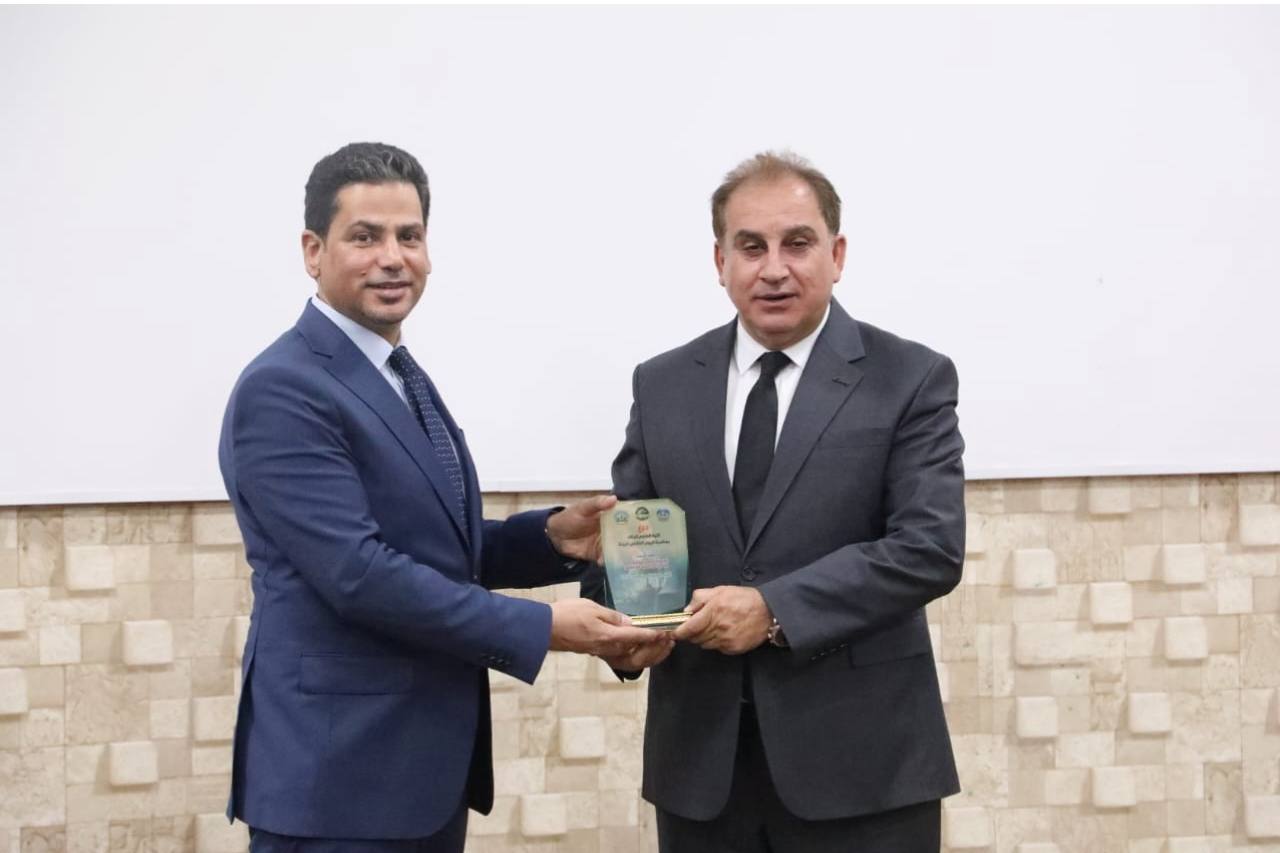 بصفته ممثلاً عن جامعة المستقبل, عميد كلية العلوم الادارية يلبي دعوة جامعة بابل ويحضر فعاليات يوم البيئة العالمي