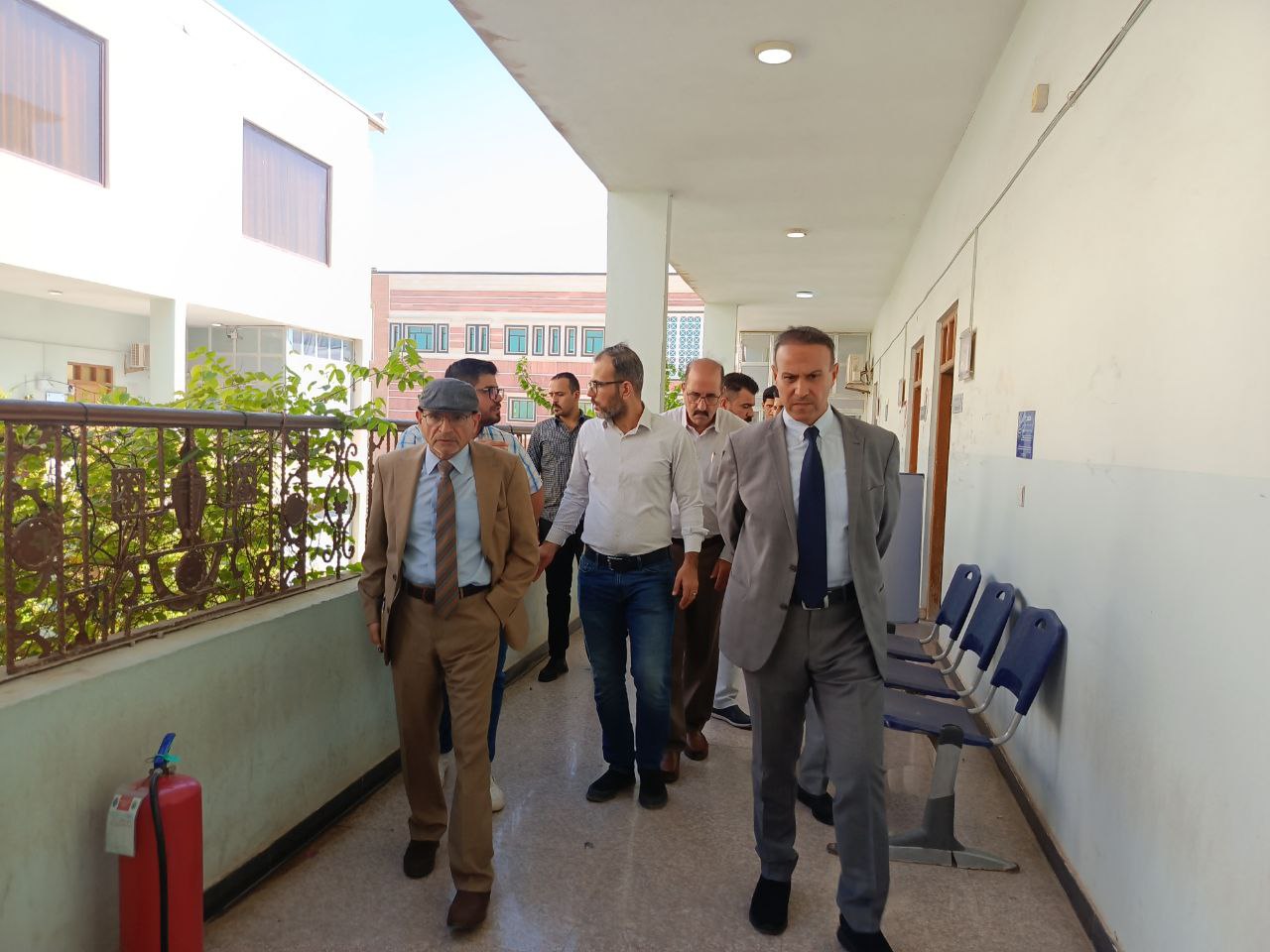 جولة تفقدية للسيد العميد أ.م.د. أزهر محسن عبدال إلى الأقسام العلمية في كلية الهندسة والتقنيات الهندسية ..