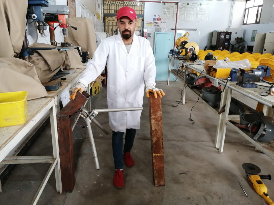 الكوادر الهندسية لقسم هندسية تقنيات التكييف والتبريد تنفذ نموذج لمنظومة بوابة إلكترونية تعمل بنظام RFID .