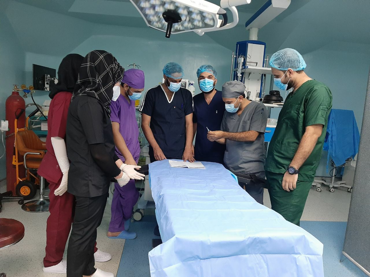 مباشرة طلاب قسم التخدير المرحلة الثانية في التدريب الصيفي