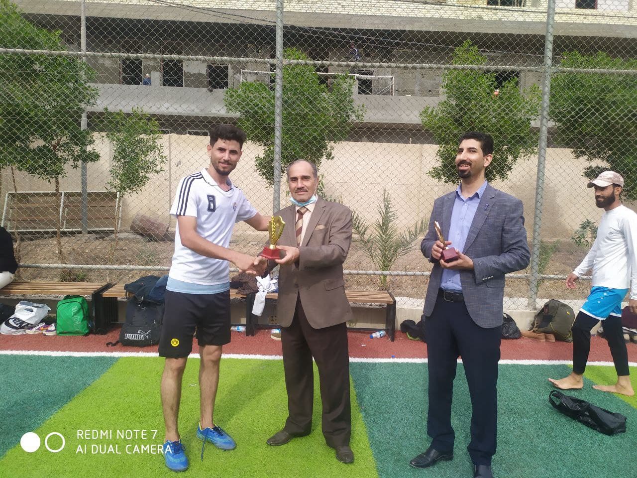 "قسم تقنيات التخدير في كلية المستقبل الجامعة تنظم مباراة لكرة القدم للطلاب. .