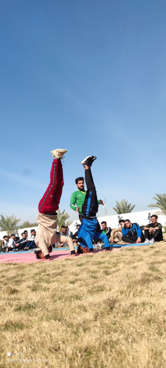 مسابقة الحركات الارضية في الجمناستك الفني للطلاب