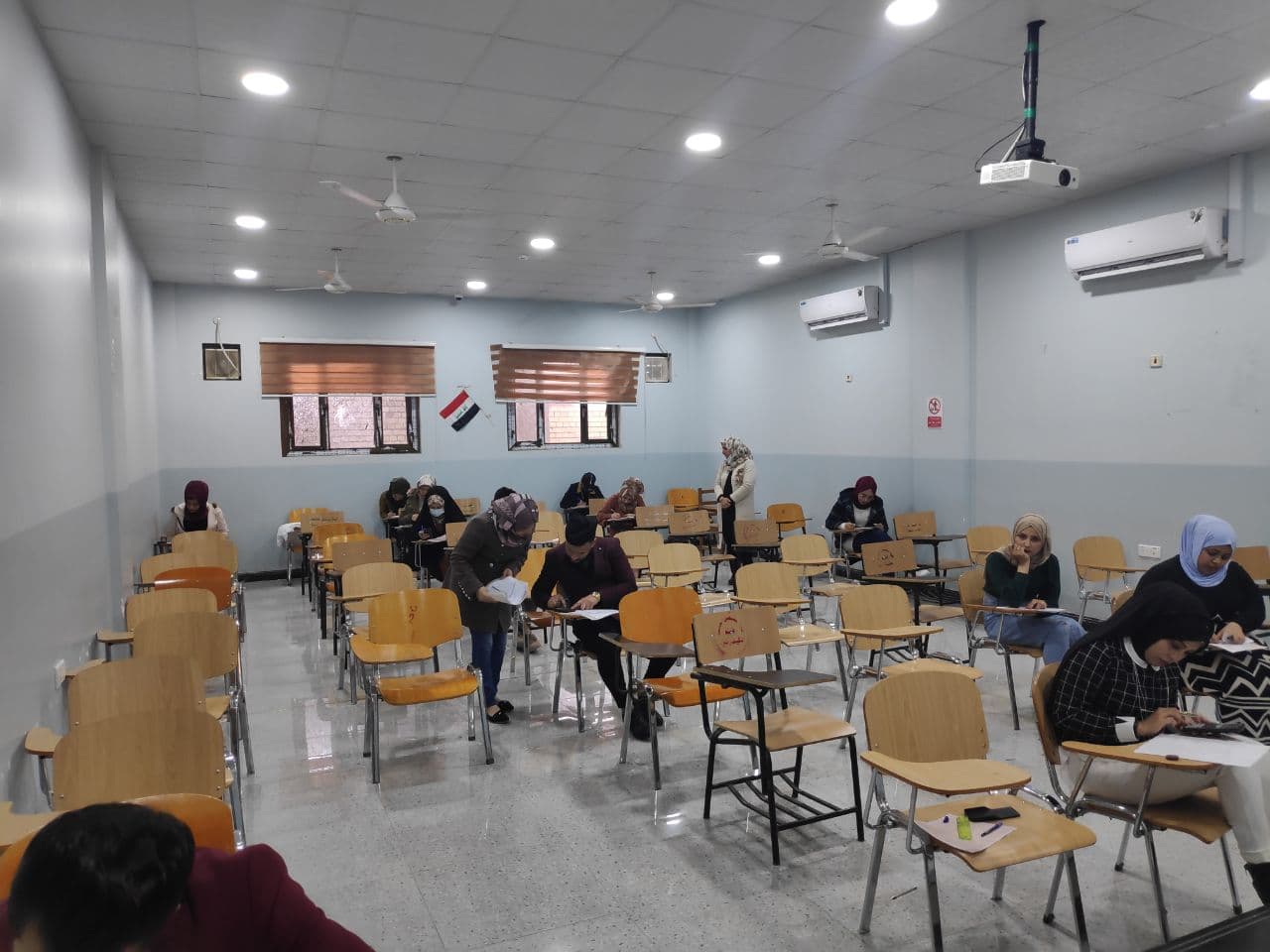 امتحانات الشهر الأول العملية للدراسة المسائية لطلبة المرحلة الثانية