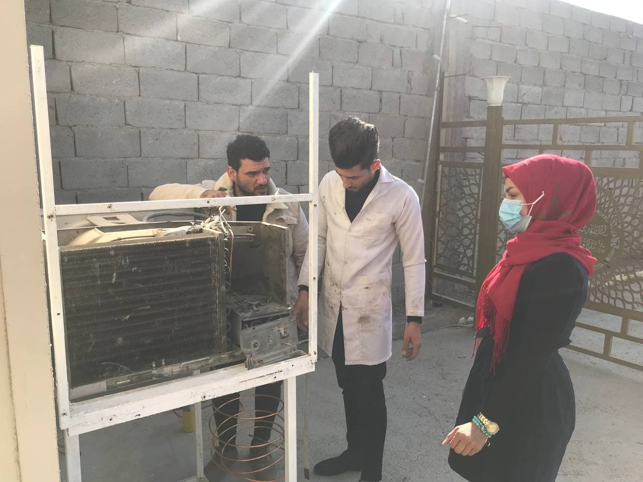 مشروع تطبيقي يساهم في تقليل استهلاك الكهرباء نتيجة تشغيل المكيفات 