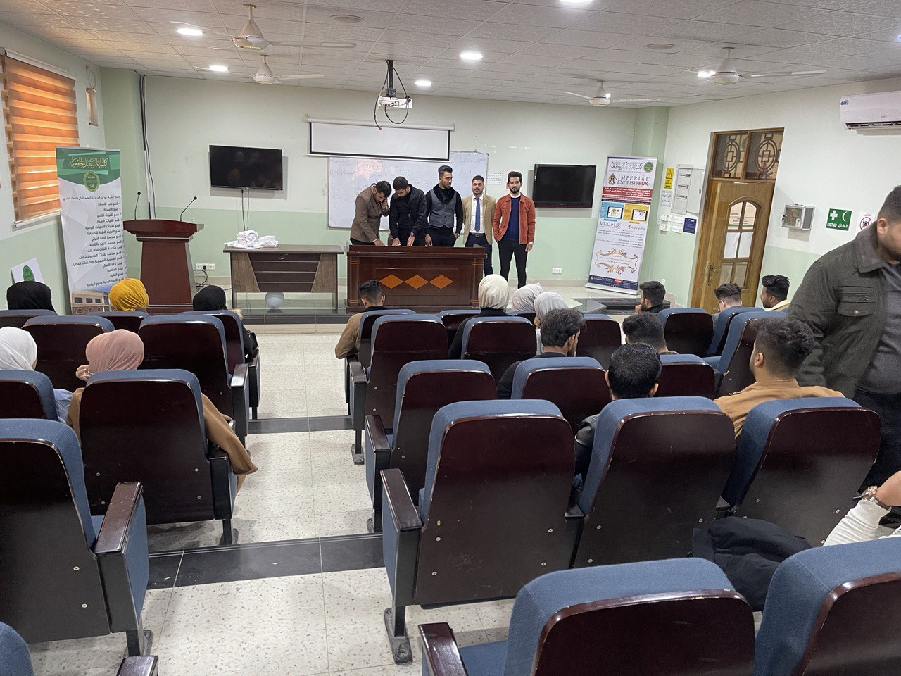  النشاطات الطلابية لطلبة قسم تقنيات التخدير  قيام مجموعة من طلبة المرحلة الثالثة وبأشراف الكادر التدريسي 