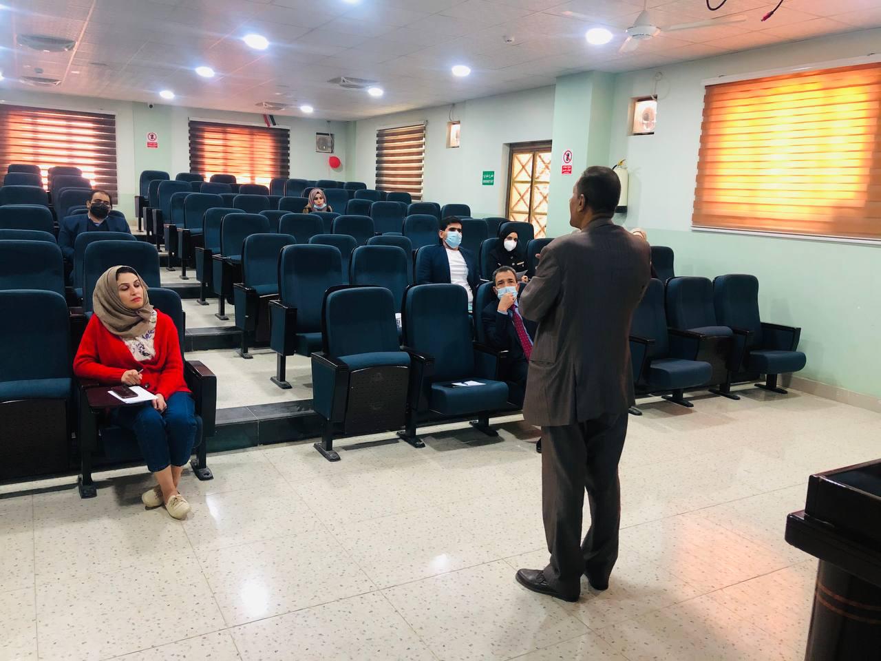 التدريسي بقسم الصيدلة  د. محمد عبدالرحمن يحضر ورشة عمل  بعنوان قواعد تحرير الخبر الصحفى