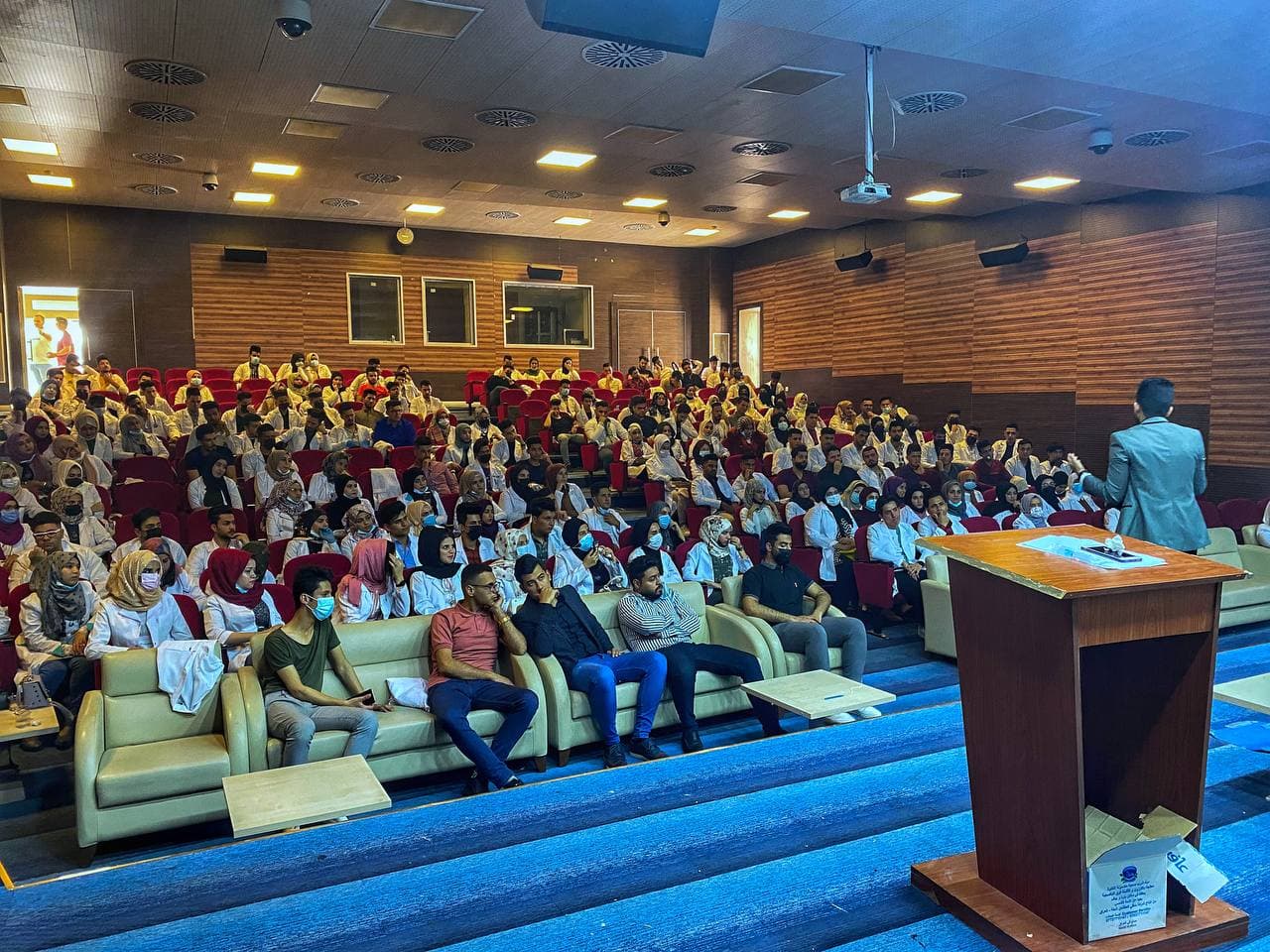 نظم طلاب قسم تقنيات التخدير المرحلة الاولى ورشة علمية في مستشفى الامام الصادق مع شهادات مشاركة بعنوان الاسعافات الاولية 