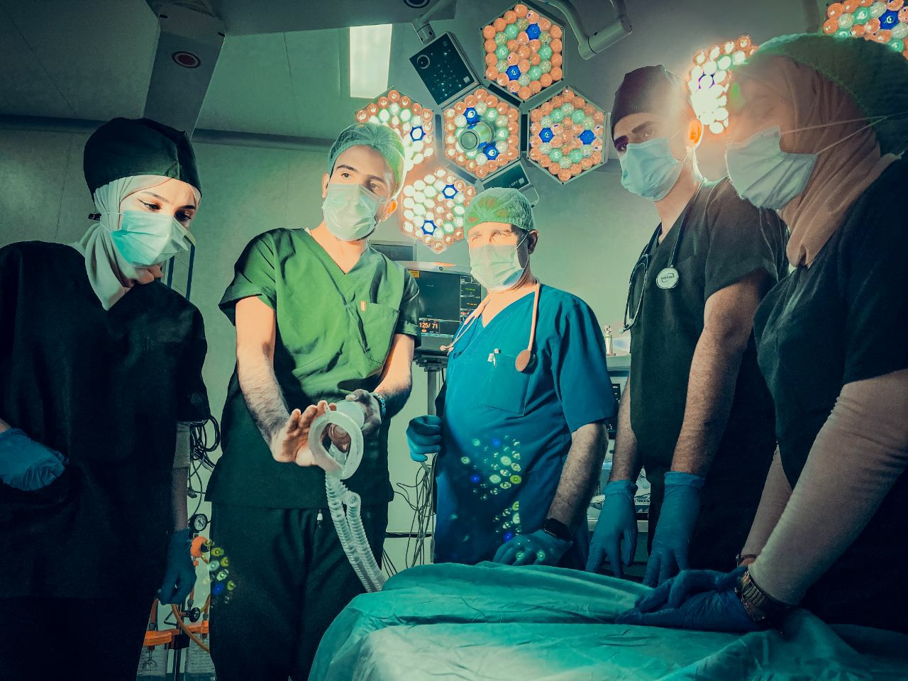 برعاية السيد عميد كلية المستقبل الجامعة المحترم أقام قسم تقنيات التخدير زيارة علمية الى غرفة عمليات