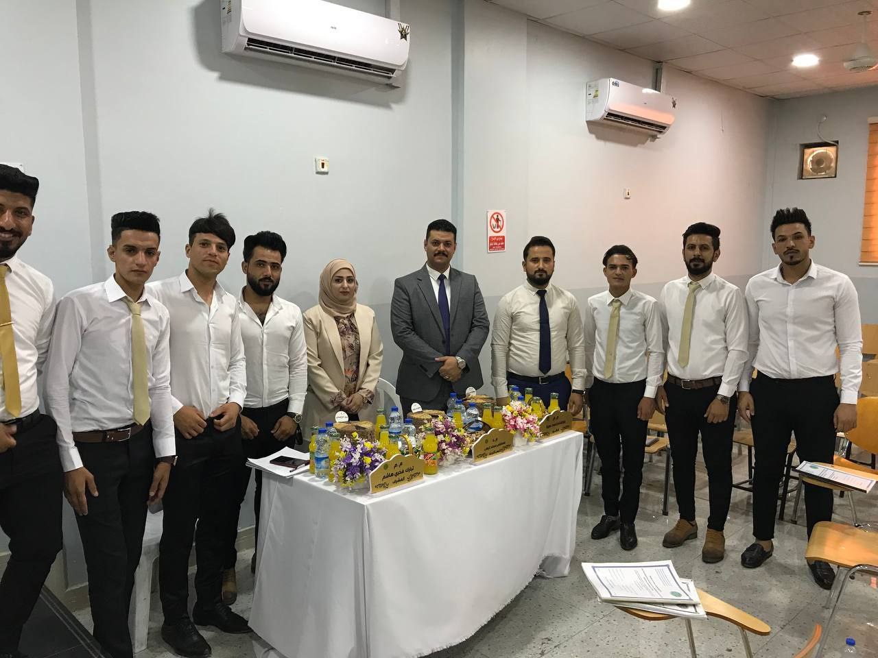 استمرار  المناقشات   العلمية  لبحوث التخرج