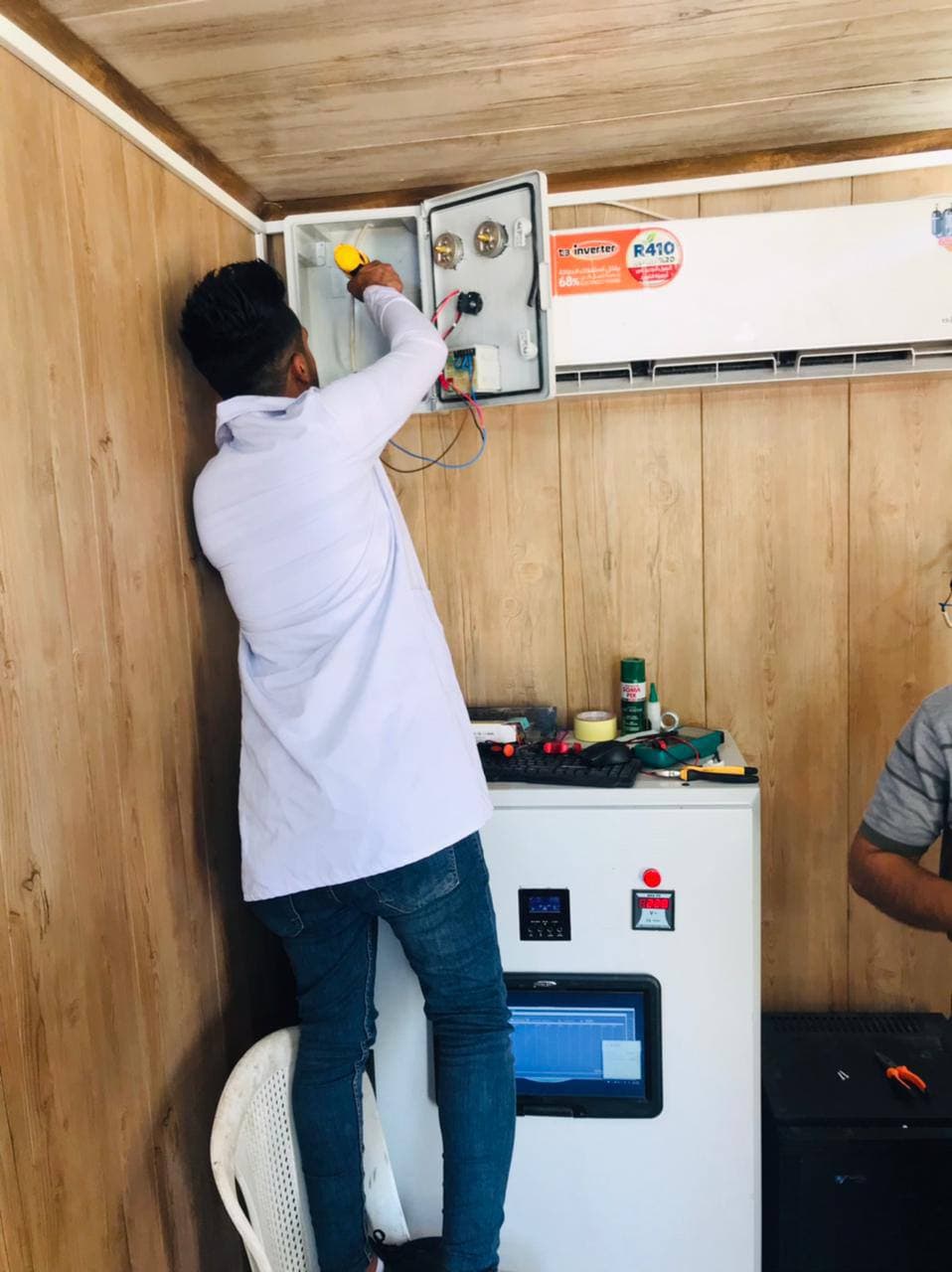 قسم هندسة تقنيات التكييف والتبريد ينجز مشروع تركيب و دراسة منظومة تبريد تعمل بالطاقة الشمسية