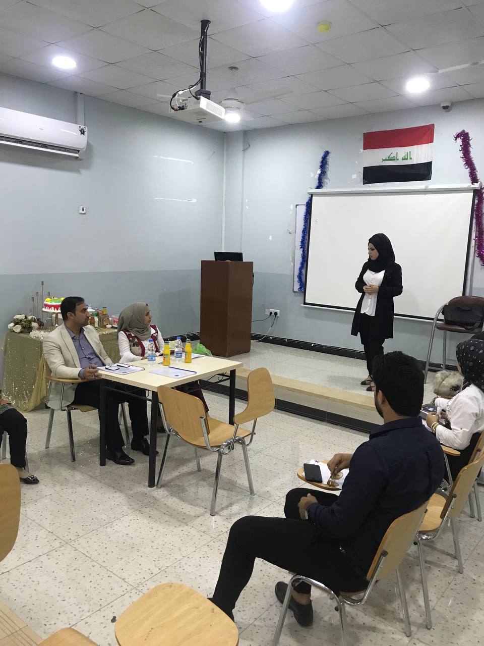 استمرار المناقشات العلمية لبحوث التخرج