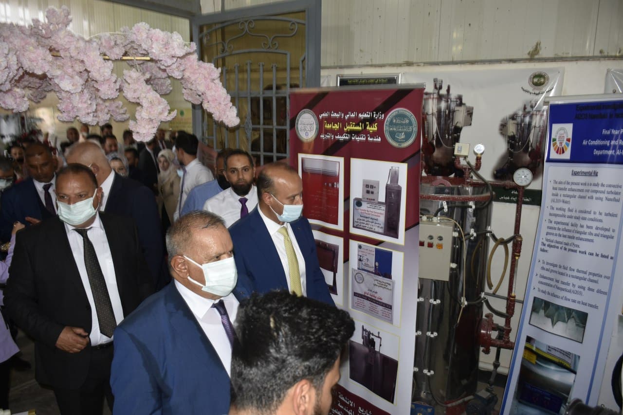 تكريم طلبتنا المتميزين في مهرجان الكلية الثقافي