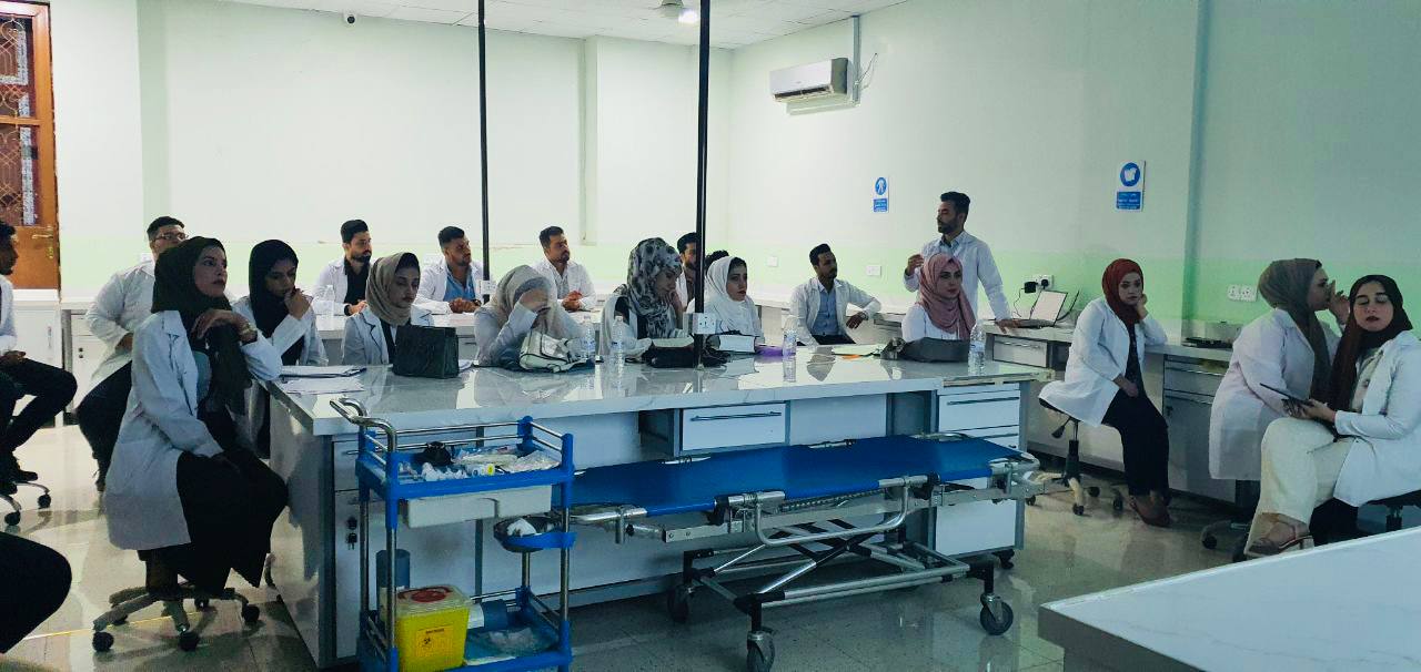 استمرار اعطاء المحاضرات الحضوريه العملية في المختبرات الطبية في قسم تقنيات التخدير