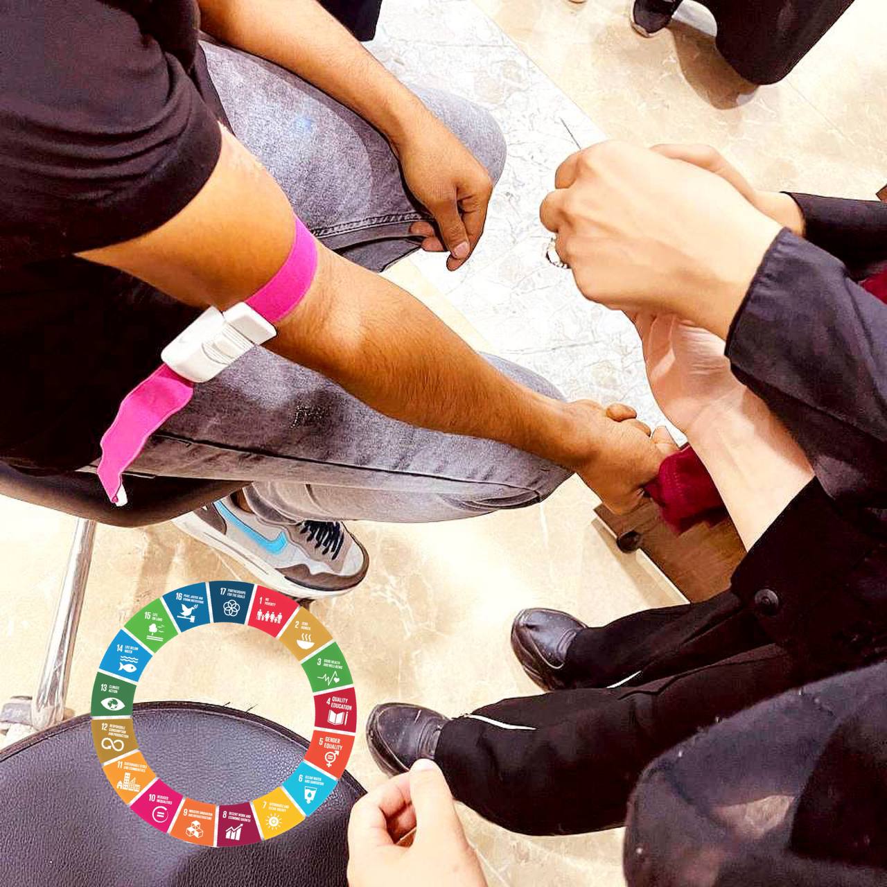 ورشة تعليمية  بعنوان ( طرق سحب الدم) للتدريسية نداء فاضل و رواء ماجد  لطلبة المرحلة الثالثة