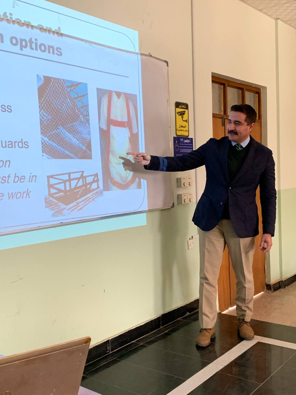 ورشة حضورية بعنوان "تقديم كتله بناء متداخلة بدون مونه تستخدم لبناء المنازل"