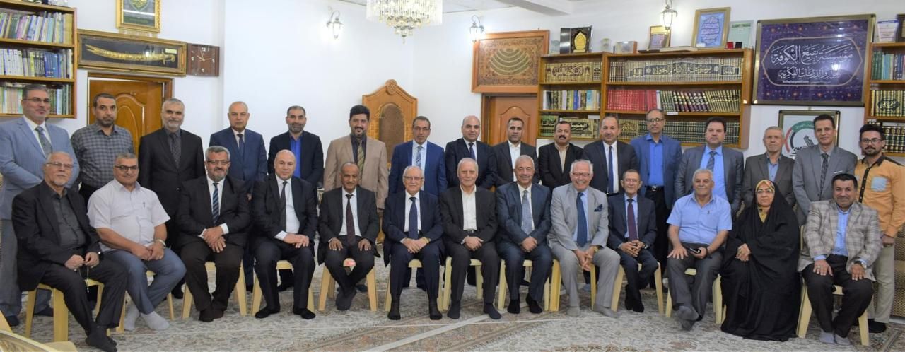 حضور تدريسي في ندوة علمية في مؤسسة البقيع 