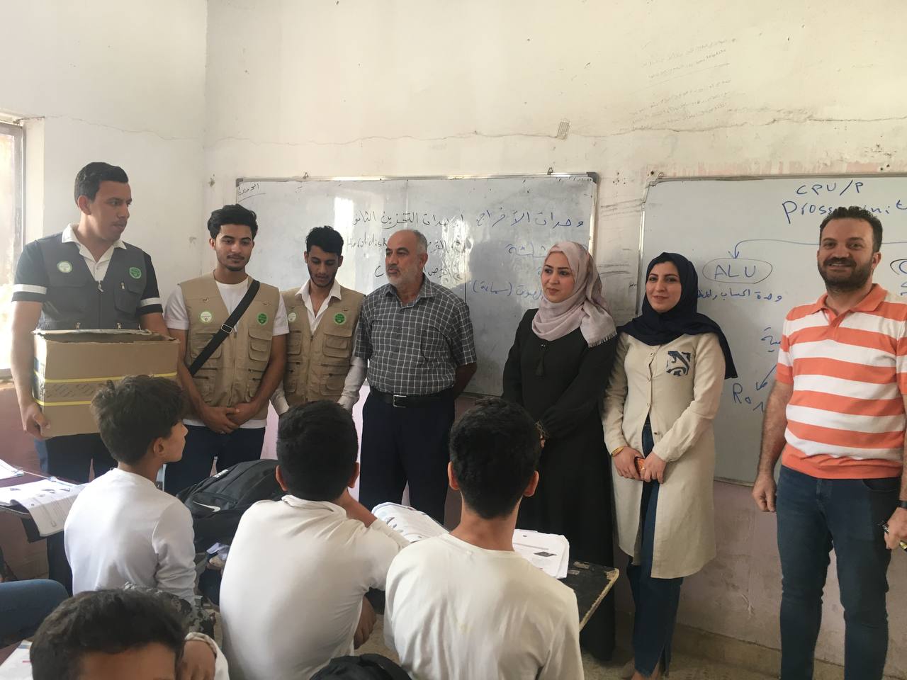 اساتذة من كلية المستقبل الجامعة يزورون عدة مدارس في مدينة الحلة لتحقيق اهداف التنمية المستدامة