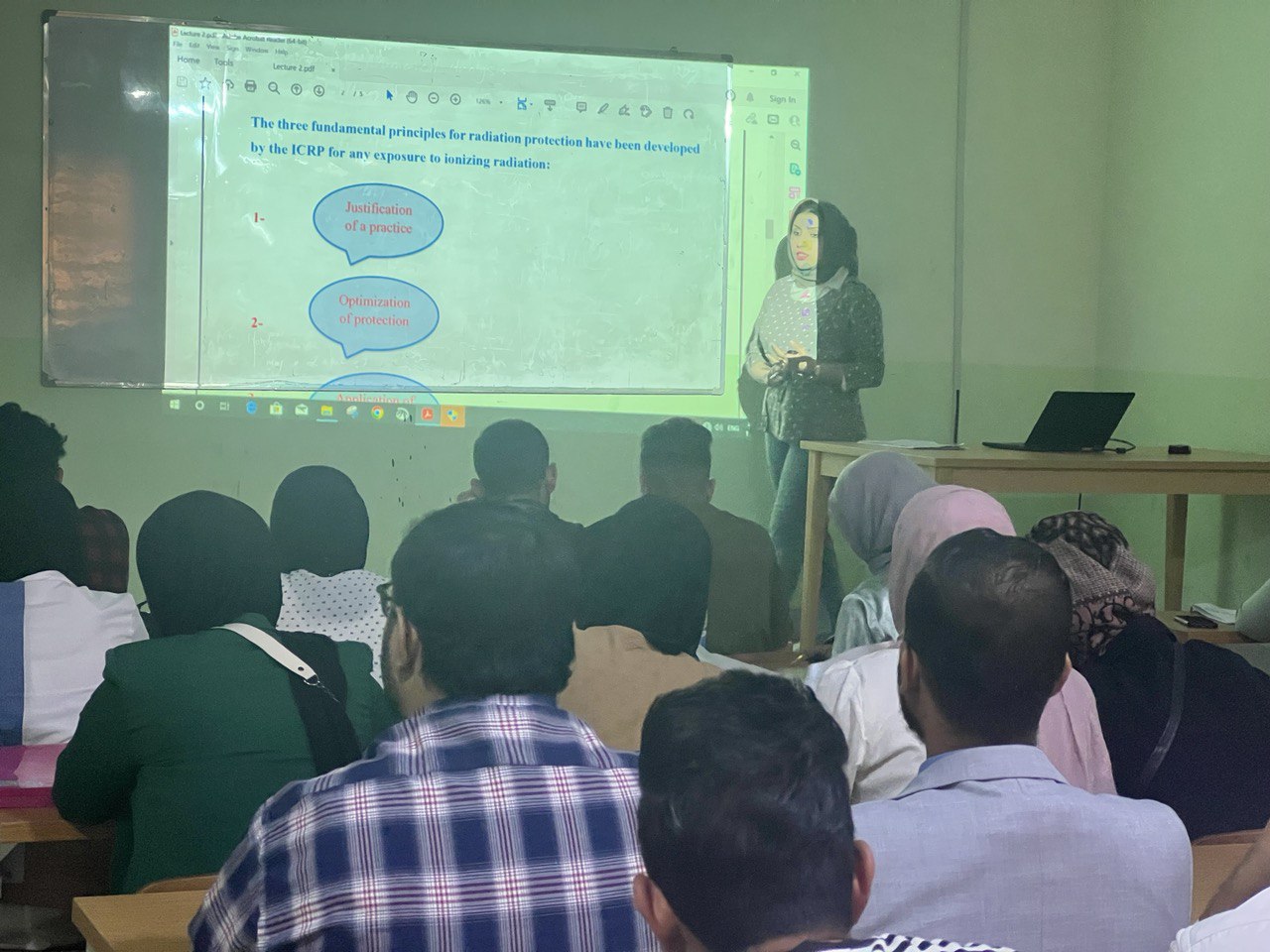 ورشة تعلمية بااشراف التدريسية  في قسم تقنيات الاشعة م.م سرب جبار موسى بعنوان (اPROTECTIVE SHIELDING   )  