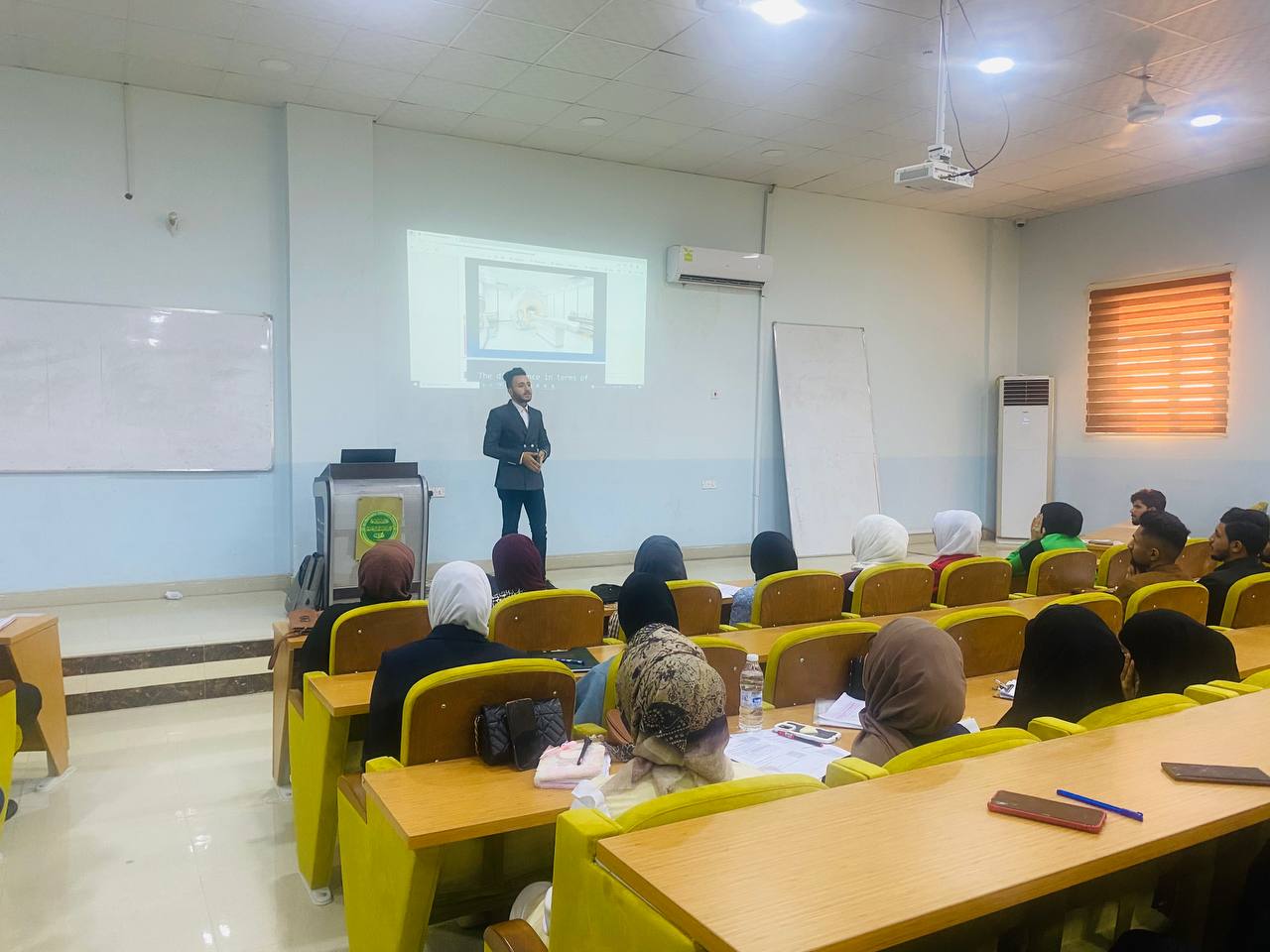 ورشة تعلمية بااشراف التدريسية  في قسم تقنيات الاشعة م.م تبارك فلاح ناجي القائها الطالب حسين علي محمود بعنوان (THE DIFFERENCE BETWEEN X-RAY & CT SCAN & MRI )  