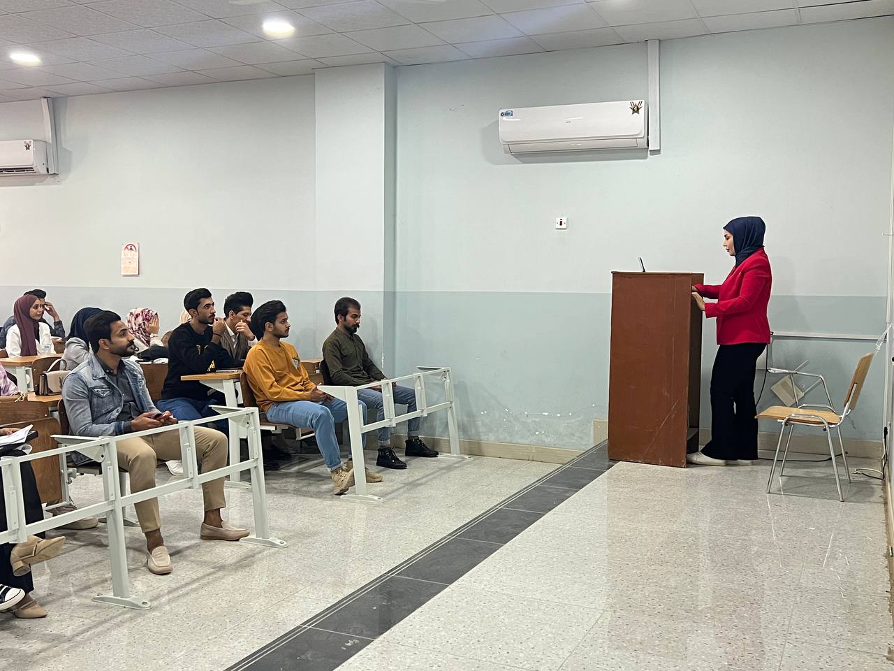 ورشة تعليمية بعنوان (تباين الصورة باستخدام المفراس) للتدريسية م.م بان كاظم مريح