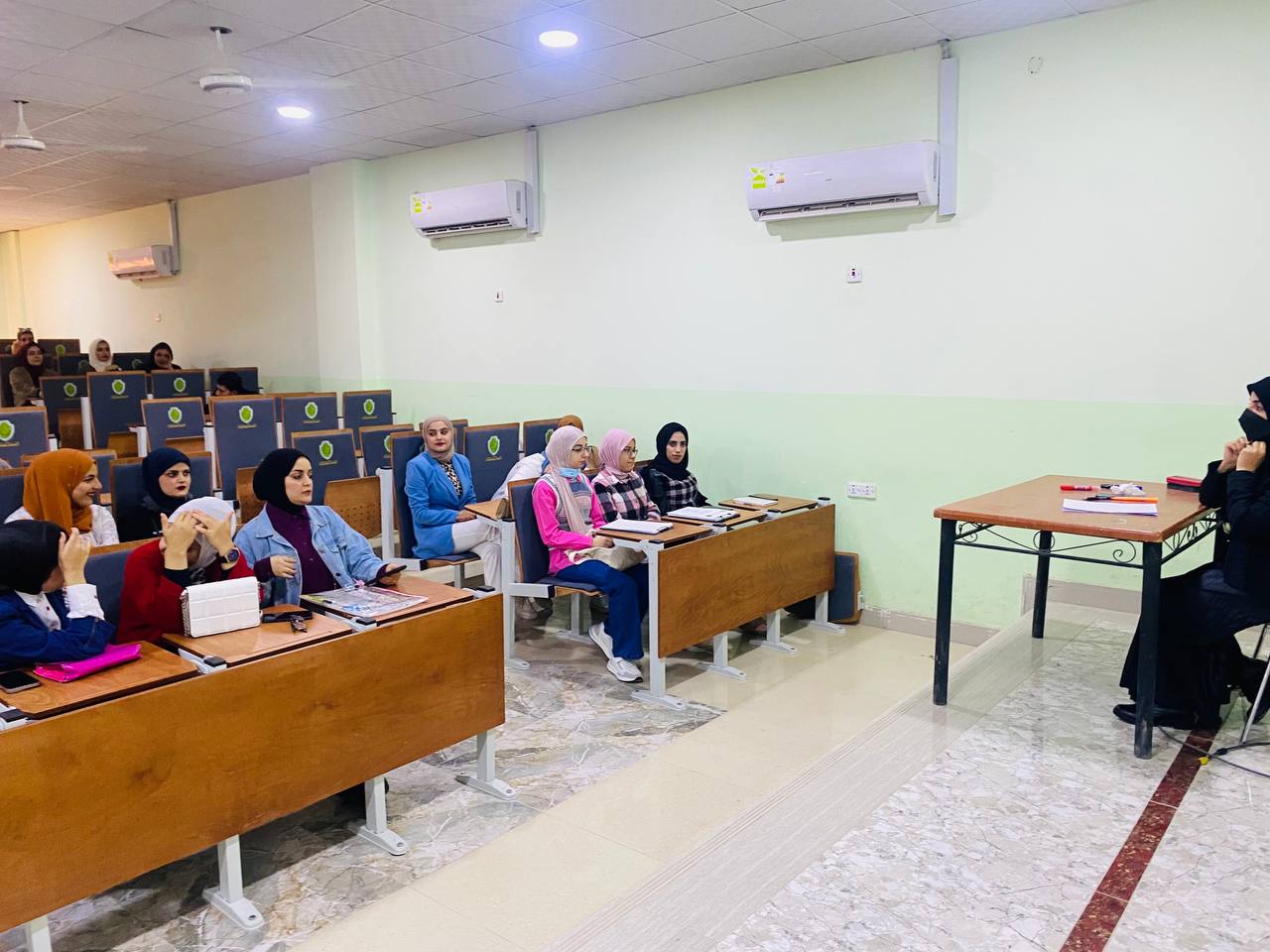 ورشة علمية بعنوان(التأين) للتدريسية في قسم تقنيات الاشعة (م.م انسام فاضل علي)