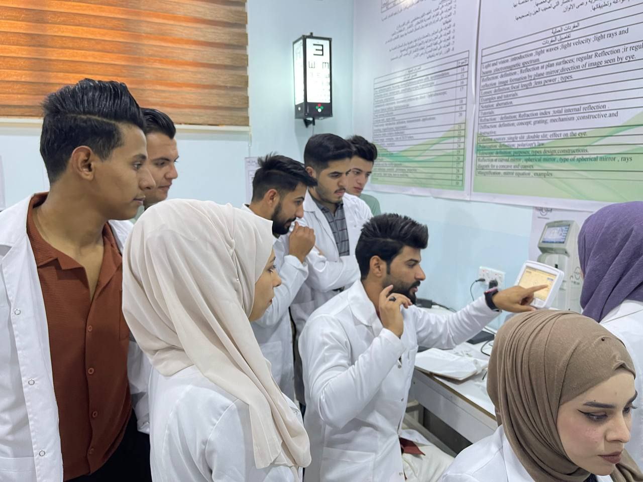 ورشة تدريبية بعنوان (قياس قوه العدسة النظارة الطبية ومعرفه العدسات اللاصقة باستخدام جهاز Focimeter) 