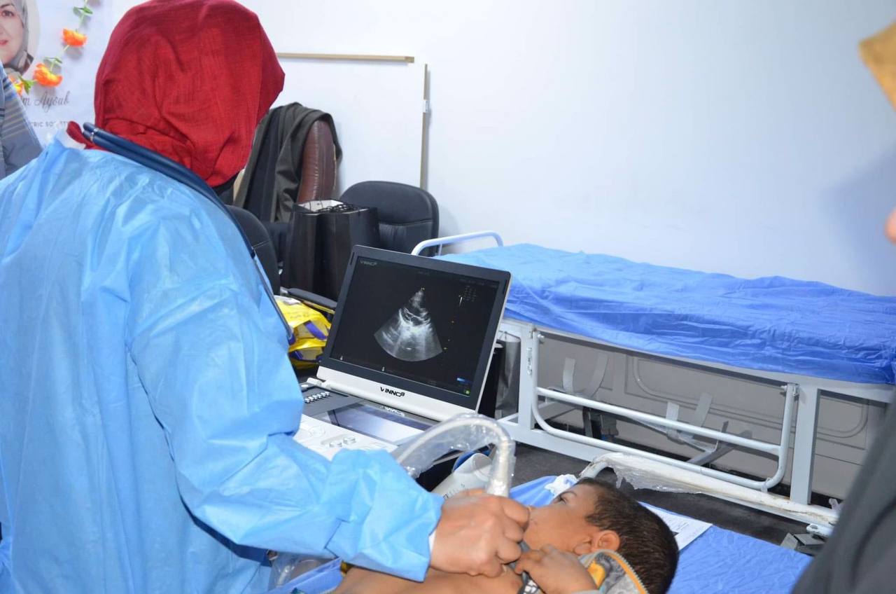 تدريسية في قسم التخدير تشارك في حملة طبية