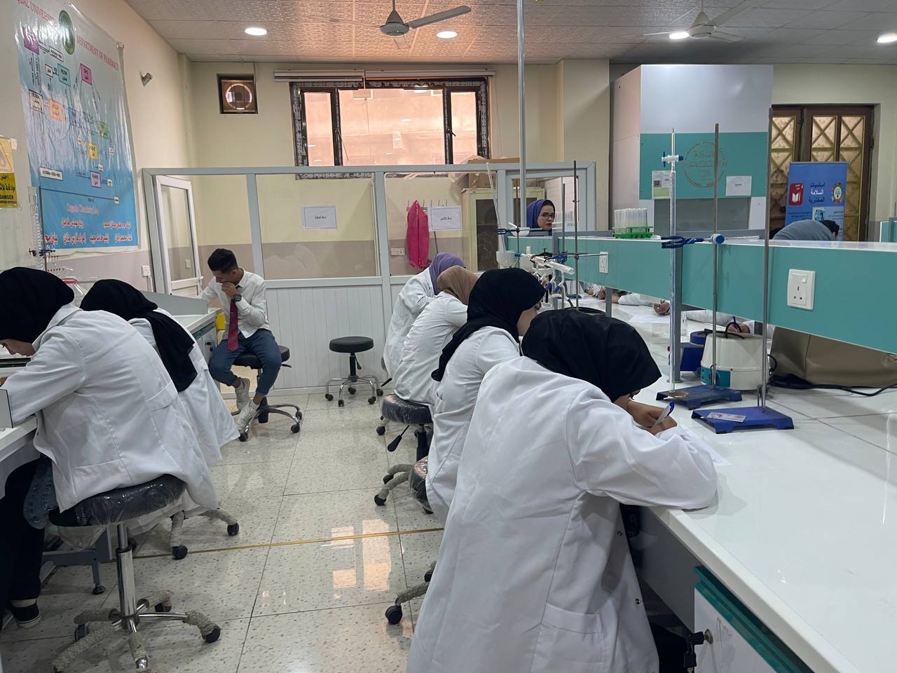 أستمرار الأمتحانات الفصلية العملية في المختبرات الطبية لقسم التخدير