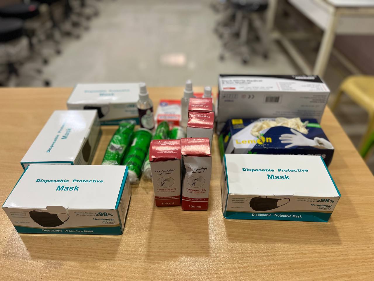 قام مجموعه من طلبة المرحلة الثالثة في قسم الهندسة الكيمياوية والصناعات النفطية بتجهيز مستلزمات لصندوق الاسعافات الاولية