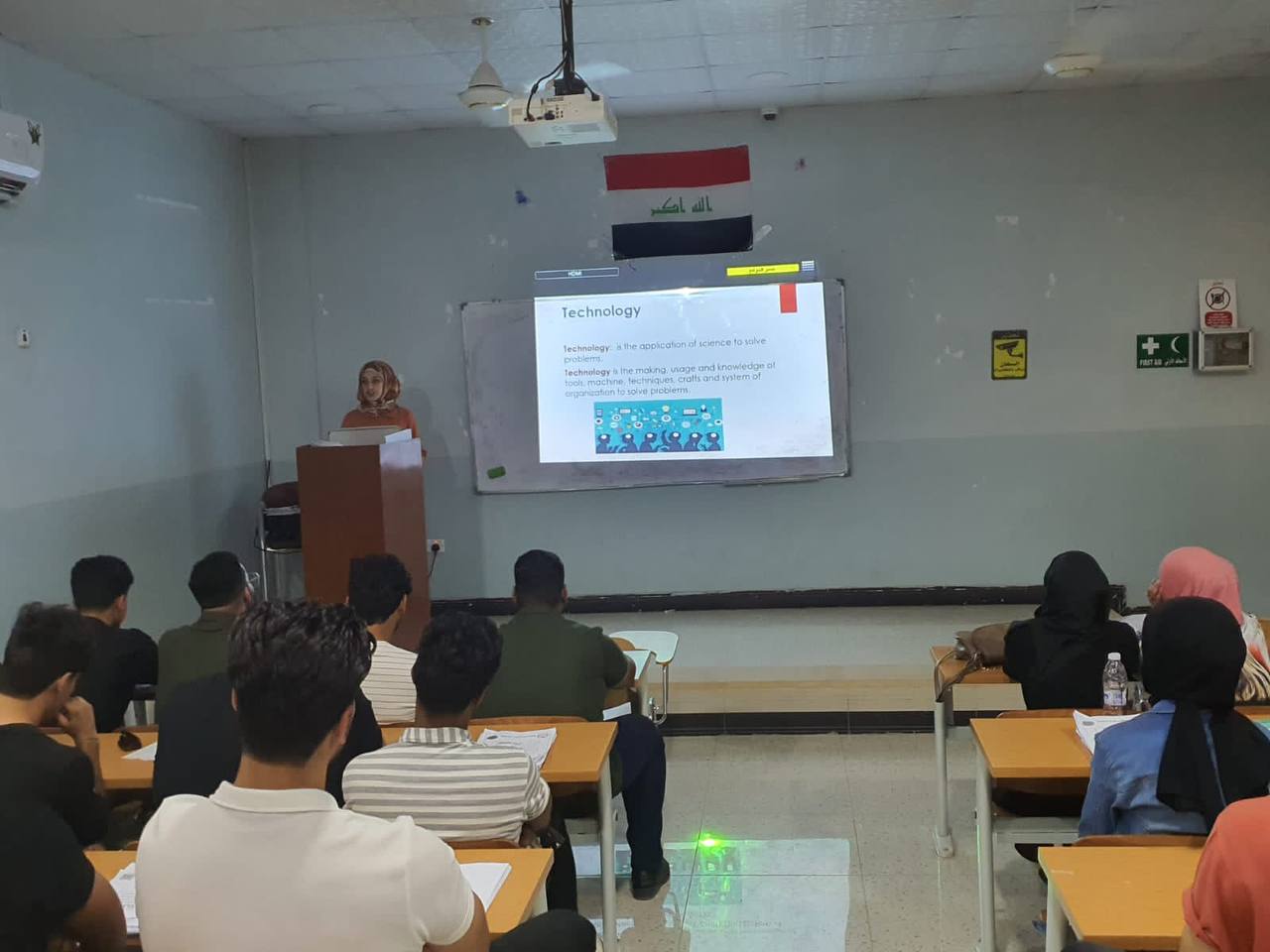 ورشة تعليمية بعنوان ( Technology) لتدريسية في قسم الفيزياء الطبية م.م حنين محمد عبد الجبار 