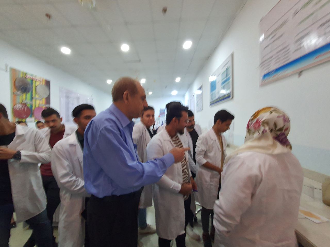 قسم تقنيات المختبرات الطبية يقيم ورشة تدريبية لطرق تحضير الاوساط الزرعيه