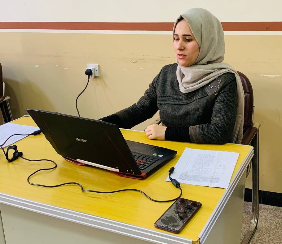  حلقة نقاشية بعنوان" شكل طبقات مدرج المطار "