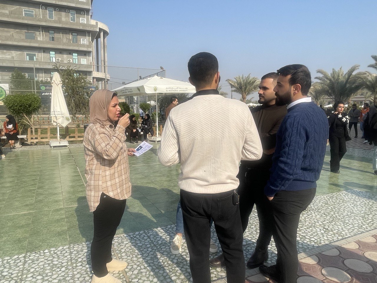  حملة توعية عن مرض الشقيقة ( migraines ) في اروقة كلية المستقبل الجامعة للتدريسية د.اية صباح نوري