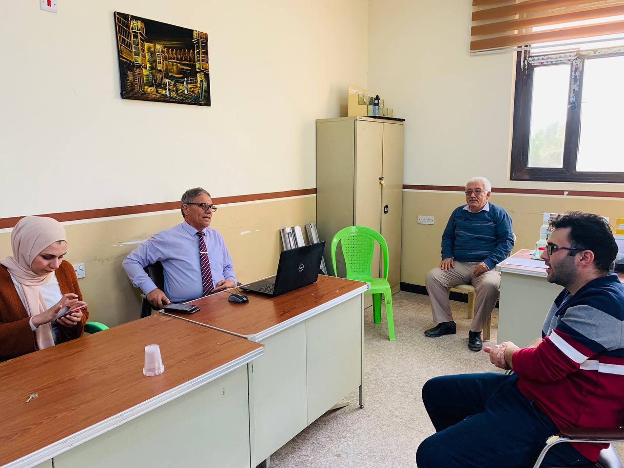 حلقة نقاشية حضورية بعنوان ( انواع الصخور في الطبيعة وكيفية تكونها )