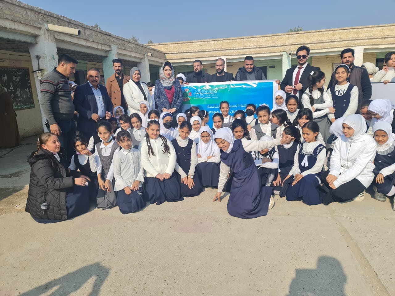 مشاركة تدريسية في قسم القانون في عمل تطوعي 