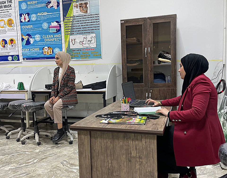 وحدة تمكين المرأة بالتعاون مع قسم طب الأسنان  ندوة توعوية بعنوان ( توعية و تشجيع طالبات الطب لثقة بالنفس و القضاء على الخوف من رؤية الدم و أعراض الدوار )