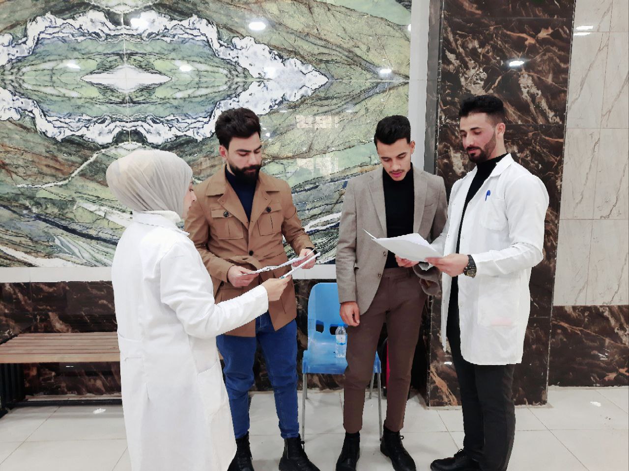 قسم طب الأسنان في كلية المستقبل الجامعة ينظم حملة توعية عن تصبغات الاسنان ومراحلها واسبابها