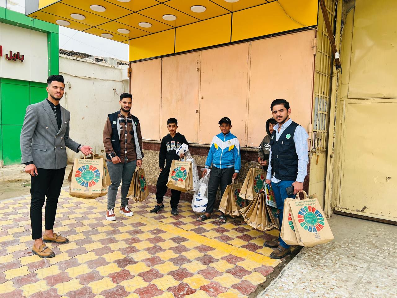 قسم التخدير يقيم حملة لمساعدة أطفال الشوارع