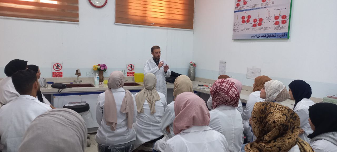قسم تقنيات المختبرات الطبية في كلية المستقبل الجامعة يقيم ورشة عن تعداد كريات الدم الحمراء Red blood cell count 