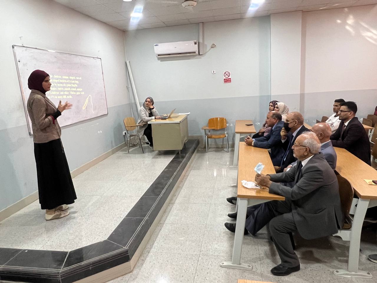 قسم تقنيات المختبرات الطبية يقيم سمنار بعنوان تفشي وباء الكوليرا وماهي اسبابه وكيفيه تشخيصيه مختبريا