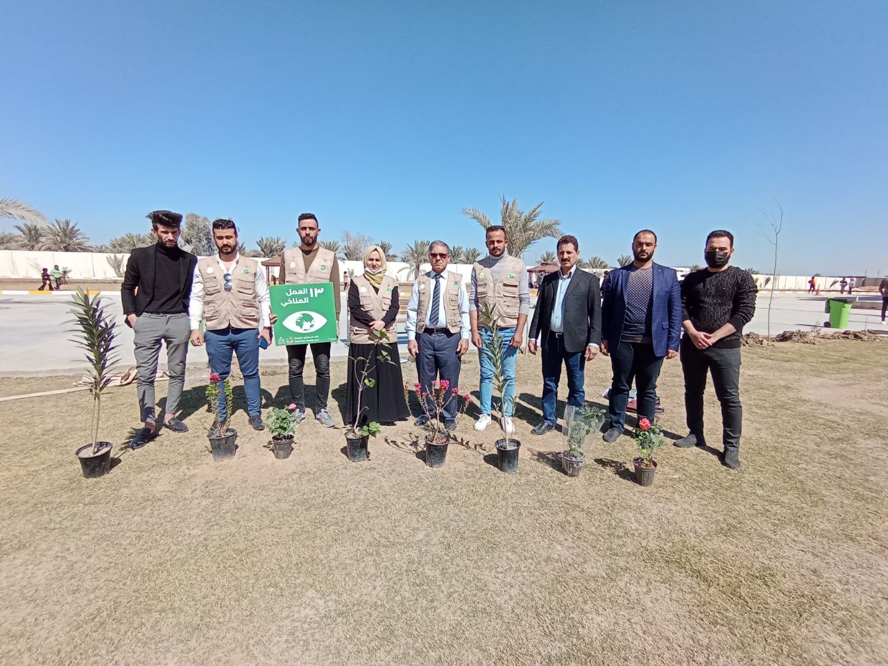 حملة تطوعية لزراعة شتلات الزهور والاشجار