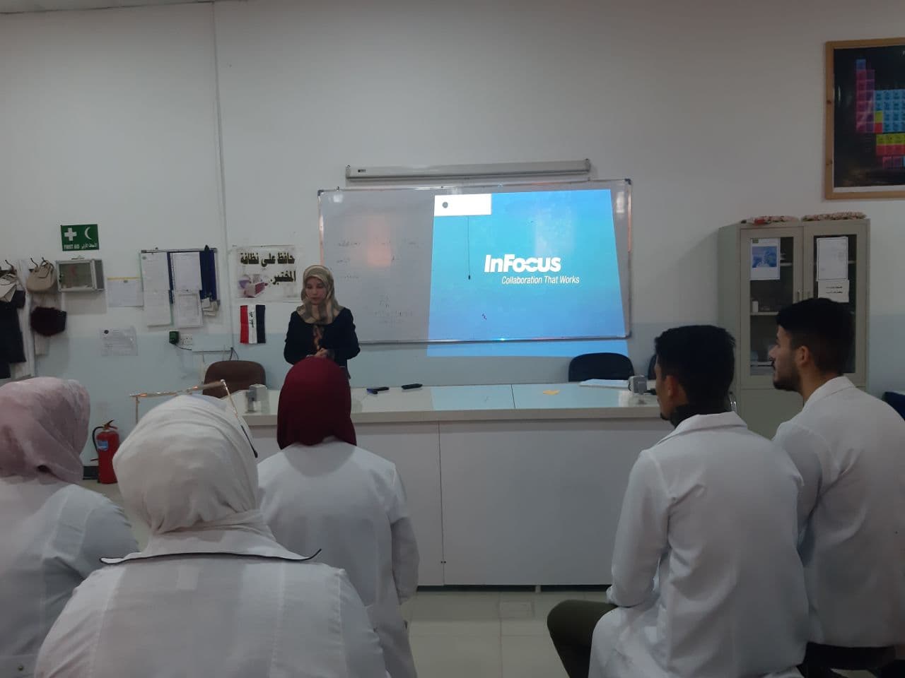 قسم تقنيات المختبرات الطبية في كلية المستقبل الجامعة يقيم ورشه عن الامراض التي تنتقل عن طريق الدم