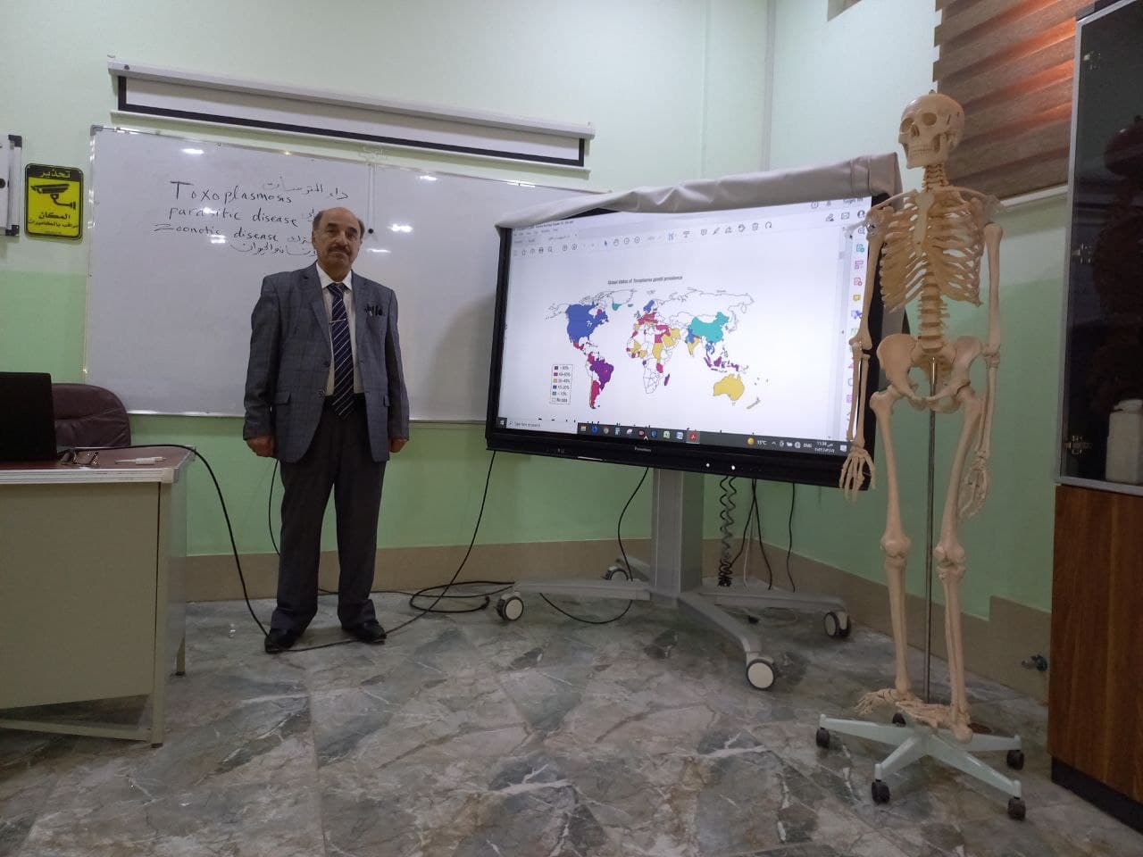 القاء سمنار للتدريسي الدكتور خيري عبدالله بعنوان داء المقوسات أو داء القطط